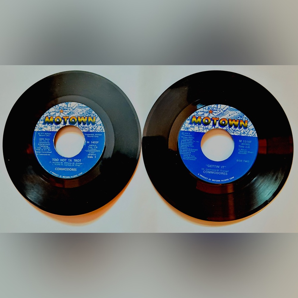 2 Motown’s The Commodores Vinyl Records